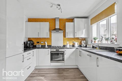undefined, Hawthorn Drive, Norwich
