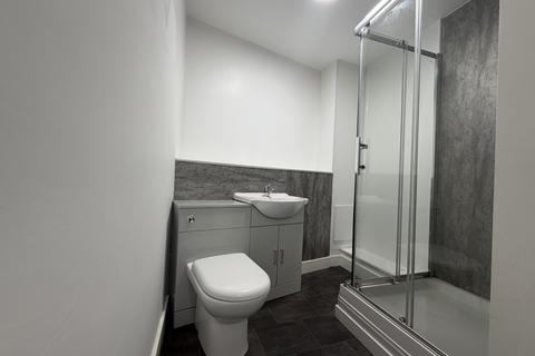 2 bedroom terraced house to rent, Kingson Court, Cape Hill, Smethwick, B66