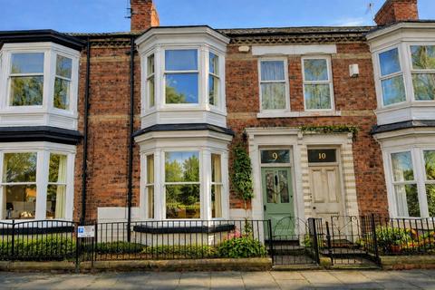 2 bedroom townhouse for sale, Victoria Embankment, Darlington