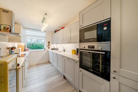 undefined, Queens Road, Kingston upon Thames, KT2