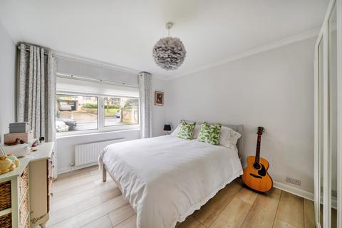 undefined, Queens Road, Kingston upon Thames, KT2