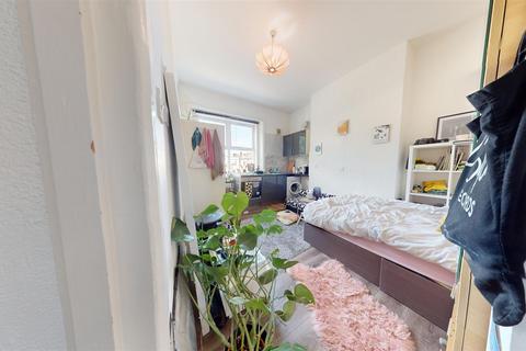 1 bedroom flat to rent, Cavendish Road, Kilburn NW6