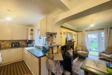 3 bedroom end of terrace house for sale, Carrington Road, Wednesbury, WS10