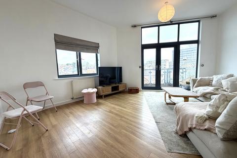 2 bedroom apartment to rent, Helen House, Rollason Way, CM14