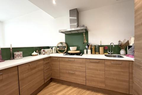 2 bedroom apartment to rent, Helen House, Rollason Way, CM14