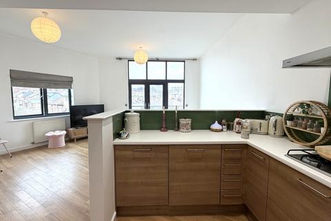 2 bedroom apartment to rent, Helen House, Rollason Way, CM14