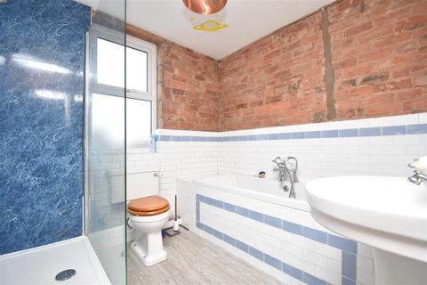 2 bedroom house to rent, Balmoral Terrace, York