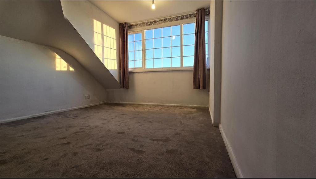 First floor bedroom.jpeg