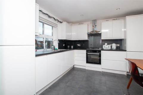 2 bedroom apartment to rent, Welbeck Close, Milton Kenes MK10