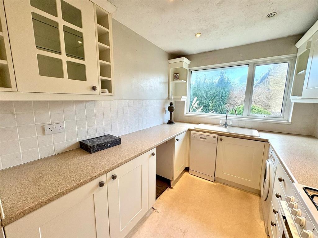 Bramleys Estate Agents - Rufford Road, Elland (10)