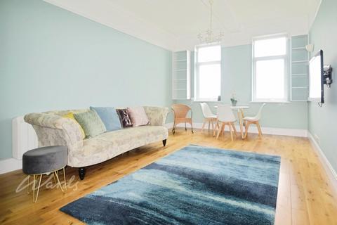 2 bedroom apartment to rent, Palm Bay Avenue Margate CT9