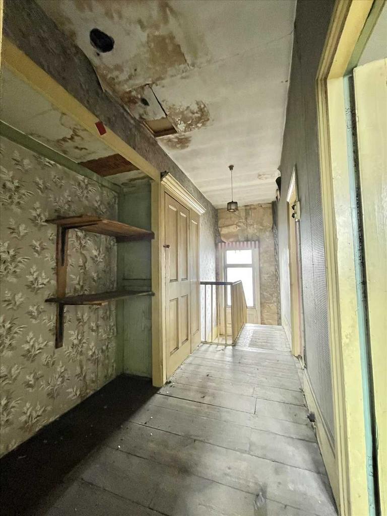 Stairs/landing to