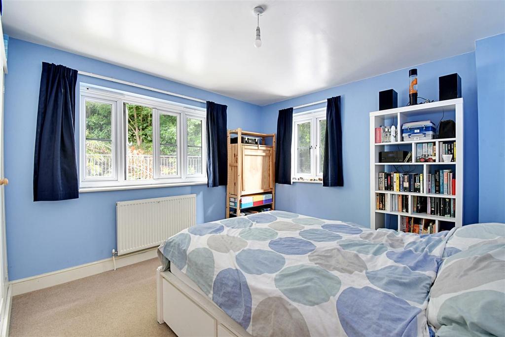 Bedroom 1.jpg