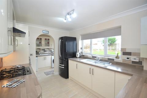 3 bedroom detached bungalow for sale, Staplers Road, Newport