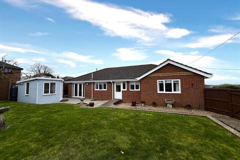 3 bedroom detached bungalow for sale, Staplers Road, Newport