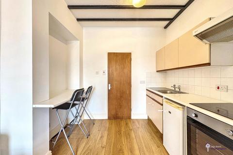 Studio to rent, 6a Victoria Road, SO19 9DX
