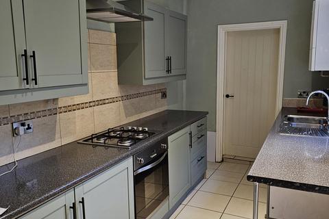 3 bedroom semi-detached house for sale, Curzon Street, Gainsborough DN21