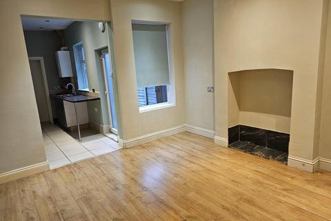 3 bedroom semi-detached house for sale, Curzon Street, Gainsborough DN21