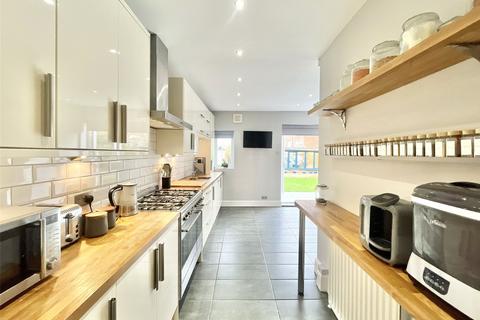 4 bedroom semi-detached house for sale, Denewell Avenue, Low Fell, Gateshead, NE9