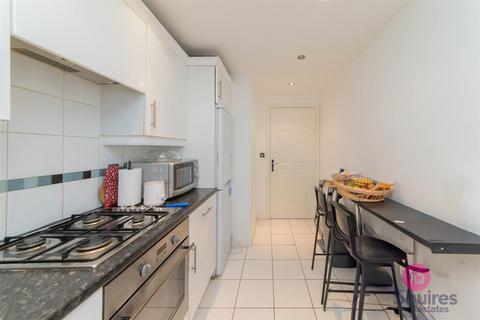 1 bedroom flat for sale, Great North Way, London