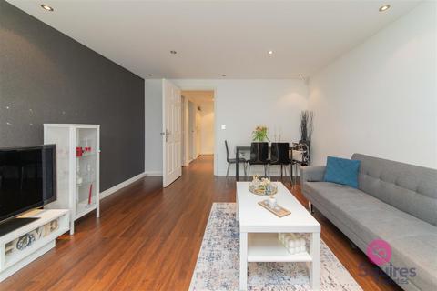 1 bedroom flat for sale, Great North Way, London