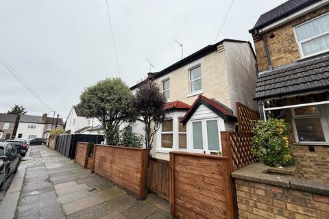 2 bedroom terraced house to rent, Primrose Avenue, ENFIELD