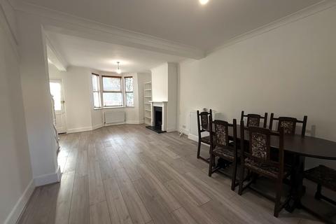 2 bedroom terraced house to rent, Primrose Avenue, ENFIELD