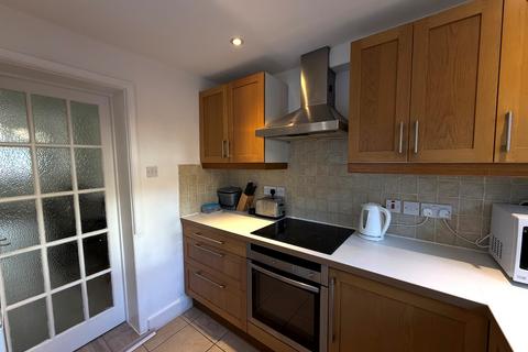 2 bedroom terraced house to rent, Primrose Avenue, ENFIELD