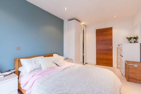 1 bedroom flat for sale, Cheltenham House, Commercial Road, Whitechapel, London, E1