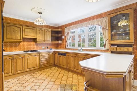 4 bedroom detached house for sale, Rayleigh Road, Hutton, Brentwood, Essex, CM13