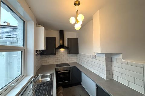 2 bedroom terraced house to rent, Trewyddfa Common, Morriston, Swansea, West Glamorgan, SA6 8
