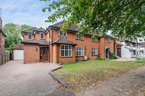 3 bedroom detached house to rent, High View