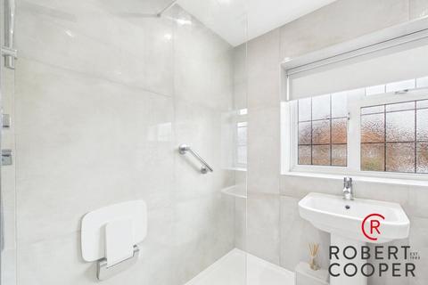1 bedroom maisonette for sale, Kent Gardens, Eastcote, HA4