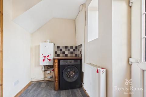 2 bedroom end of terrace house for sale, Chapel Yard, Knottingley WF11