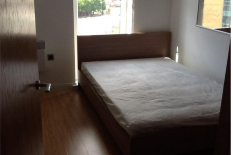 2 bedroom flat to rent, Taylorson Street South, Salford
