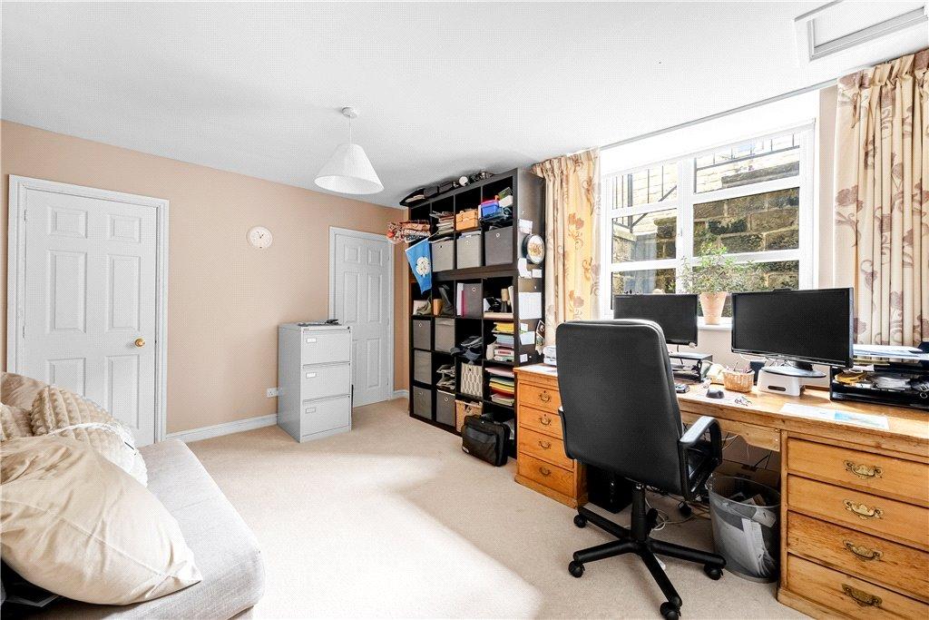 Bedroom/Office