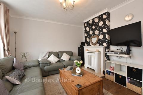 3 bedroom terraced house for sale, Fulbrook Lane, South Ockendon RM15