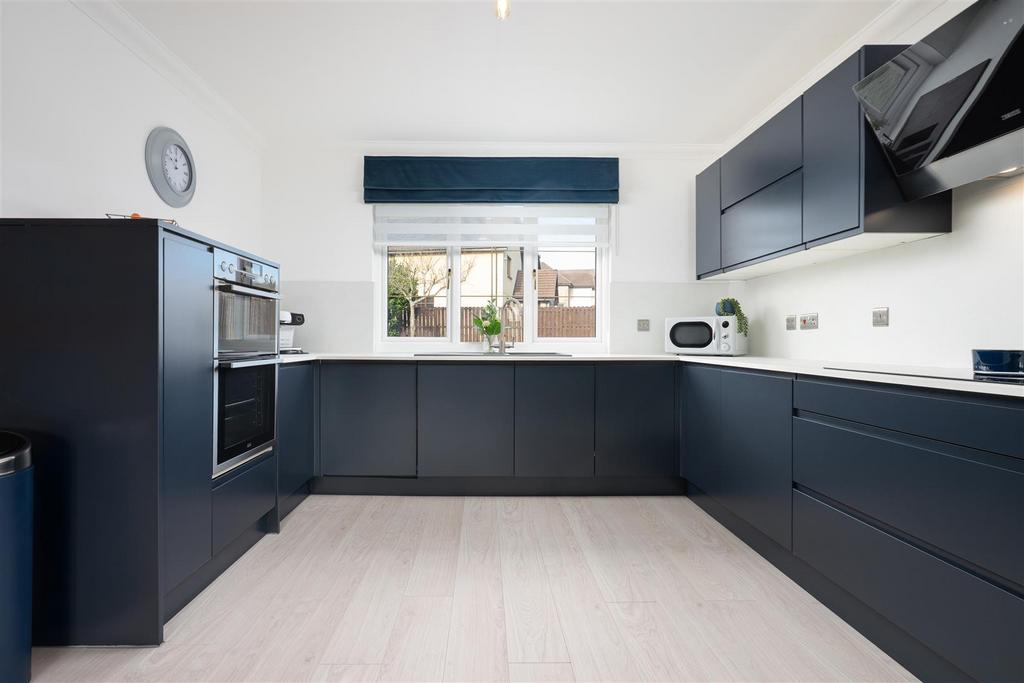 20 Castlewood Ave-0026.JPG
