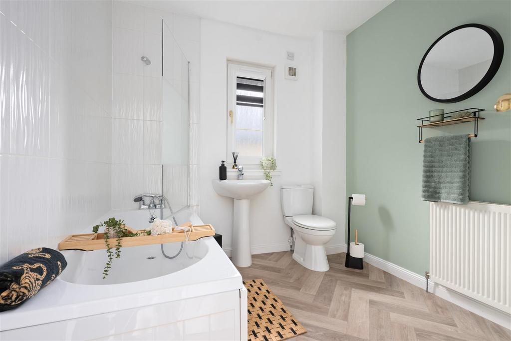 20 Castlewood Ave-0049.JPG