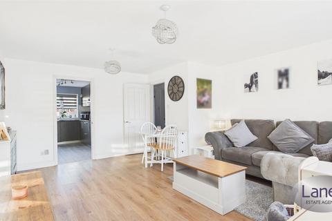 2 bedroom maisonette for sale, Davison Drive, Cheshunt,