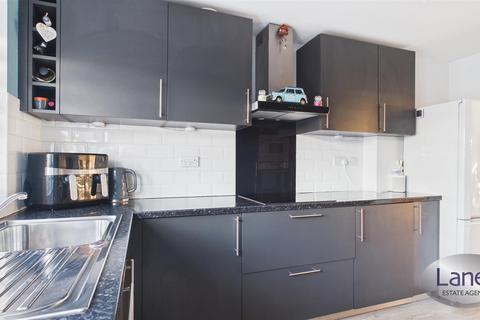 2 bedroom maisonette for sale, Davison Drive, Cheshunt,