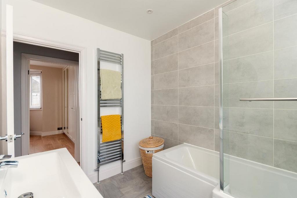 3 W4 RFN - Bathroom A.jpg