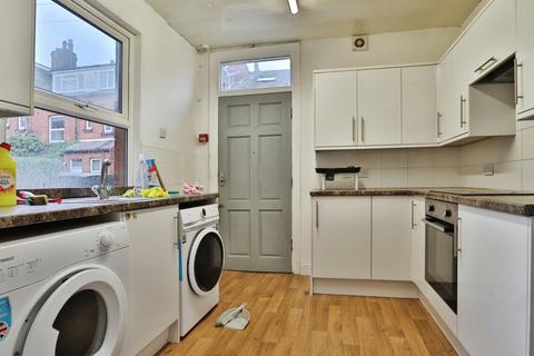 undefined, Estcourt Terrace, Leeds