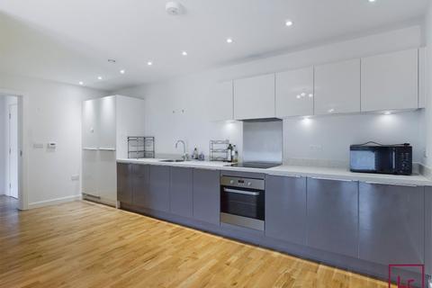 2 bedroom ground floor flat to rent, Arla Place, Ruislip, HA4