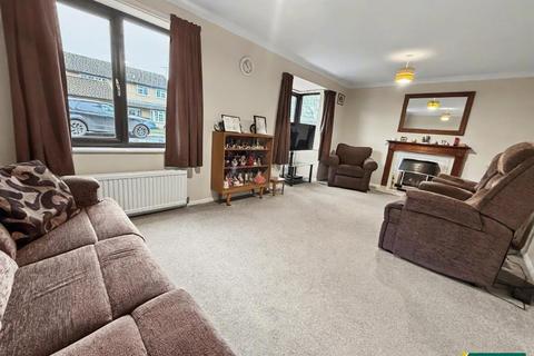4 bedroom detached house for sale, Willoughby Way, Northampton NN7