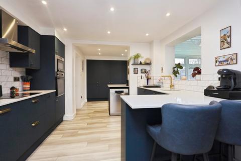 4 bedroom detached house for sale, Howlett Drive, Hailsham