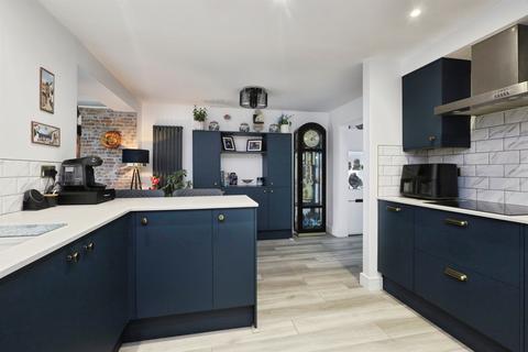 4 bedroom detached house for sale, Howlett Drive, Hailsham