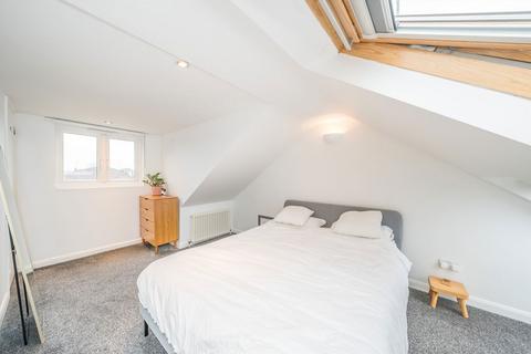 undefined, Andover Road, Twickenham TW2