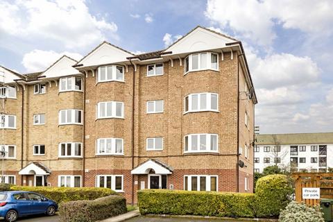 2 bedroom flat to rent, Varsity Drive, Twickenham TW1