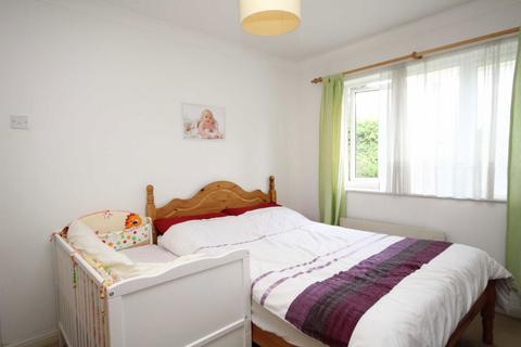2 bedroom flat to rent, Varsity Drive, Twickenham TW1